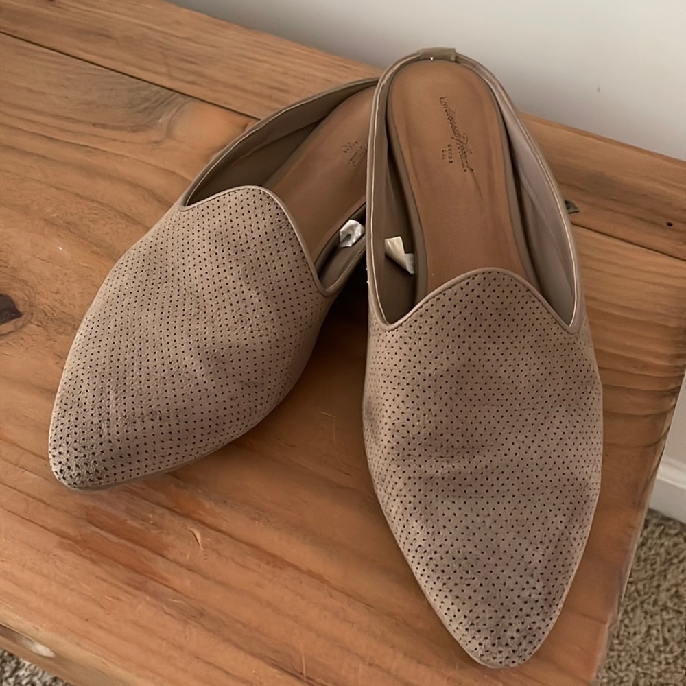 Women’s Universal Threads Slip Ons